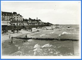 Cranz Kr. Samland, Ort, Kreis Samland Cranz Kr. Samland, Strand mit Hotel zum Elch, Strandhotel und Schloß am Meer II 