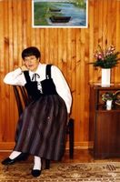  Großes Moosbruch, Hildegard Paske im Trachtenkleid 