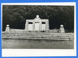 Landsberg, Stadt, Kreis Preußisch Eylau Landsberg i. Ostpr., Kriegerdenkmal 
