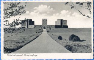 Hohenstein Kr. Osterode, Stadt, Kreis Osterode Hohenstein i. Ostpr., Reichsehrenmal Tannenberg Gesamtansicht IX Хоэнштайн в Восточной Пруссии, имперский мемориал павшим Танненберг, общий вид, IX