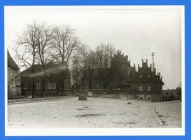 Hohenstein Kr. Osterode, Stadt, Kreis Osterode Hohenstein i. Ostpr., Marktplatz mit Kriegerdenkmal und ehemal. Ordensschloss 