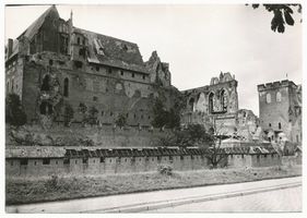 Marienburg, Westpr., Kreis Marienburg Marienburg, Hochschloß und Schloßkirche zerstört Ostpreußen, Zweiter Weltkrieg und das Ende
