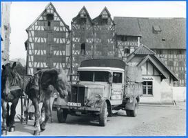 Königsberg (Pr.), Stadtkreis Königsberg Königsberg (Pr.), Lastadie, Pferde und Laster vor Speichern Königsberg, Speicherviertel am Hundegatt (Lastadie)