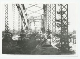 Tilsit, Stadt, Stadtkreis Tilsit Tilsit, Wiederanschluss des Memelgebietes am 22.03.1939, deutsche Truppen überqueren die Luisenbrücke II Тильзит, воссоединение Мемельского края 22.03.1939, немецкие войска переходят мост Луизы, II