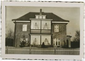 Metgethen, Ort und Bahnstation, Stadtkreis Königsberg Memeler Weg 22 Metgethen, Ortsteil Rieselfeld, Memeler Weg 22 Metgethen, Häuser früher und heute