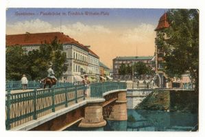 Gumbinnen, Stadt, Kreis Gumbinnen Gumbinnen, Pissabrücke mit Friedrich-Wilhelm-Platz Гумбиннен, мост через Писсу с площадью Фридриха Вильгельма
