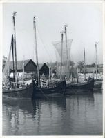 Nidden, Kreis Memel Nidden, Kurenkähne im Hafen XVI Nidden, Kurenkähne im Hafen und am Haffstrand