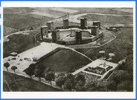 Hohenstein Kr. Osterode, Stadt, Kreis Osterode Hohenstein i. Ostpr., Reichsehrenmal Tannenberg Gesamtansicht, Luftbild Hohenstein, Tannenberg-Nationaldenkmal