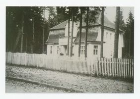 Metgethen, Ort und Bahnstation, Stadtkreis Königsberg Adolf-Hitler-Weg 28 Metgethen, Adolf-Hitler-Weg, Haus Randzio Metgethen, Häuser früher und heute