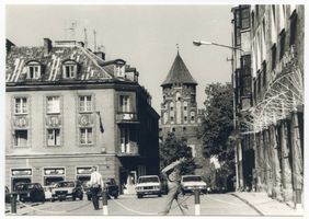 Allenstein, Stadtkreis Allenstein Marktplatz Allenstein, Blick vom Marktplatz durch die Schlossstraße zum Schloß Алленштайн, вид с рыночной площади через Шлоссштрассе на замок