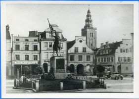 Heilsberg Kr. Heilsberg, Stadt, Kreis Heilsberg Heilsberg Kr. Heilsberg, Markt mit Kriegerdenkmal III Хайльсберг, район Хайльсберг, рыночная площадь с памятником воинам, III
