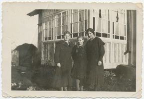 Friedrichsrode (Ostpr.), Kreis Labiau Friedrichsrode, Die drei Schwestern Kurpjuweit Gertrud, Magda und Frieda 
