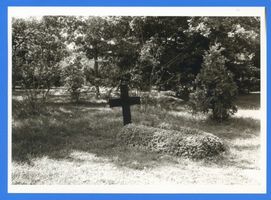 Hohenstein Kr. Osterode, Stadt, Kreis Osterode Hohenstein i. Ostpr., Grab mit Kreuz 