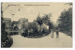 Königsberg (Pr.), Stadtkreis Königsberg Schlossteichpromenade Königsberg (Pr.), Schloßteichpromenade mit Bogenschützen III Кёнигсберг (Пр.), променада у Замкового пруда с лучниками, III