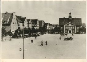 Neidenburg, Stadt, Kreis Neidenburg Neidenburg, Marktplatz mit Rathaus II 