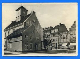 Zinten, Kreis Heiligenbeil Zinten, Markt mit Rathaus II 