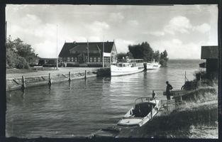 Lötzen, Stadt, Kreis Lötzen Lötzen, Dampferanlegestelle und Jugendherberge III 