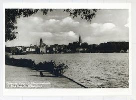 Osterode (Ostpr.), Kreis Osterode Osterode (Ostpr.), Uferpromenade, Blick über den Drewenzsee Osterode, Stadtmotive