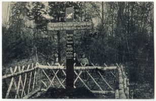 Niedersee, Kreis Sensburg Rudczanny, Russengrab an der Eisenbahnbrücke 