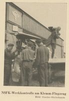 Königsberg (Pr.), Stadtkreis Königsberg Königsberg-Devau, Schule für Motorflugsport, Werkkontrolle am Klemm-Flugzeug Königsberg, Flughafen Devau