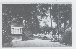 Schönfließ Stadtkr. Königsberg, Stadtkreis Königsberg Schönfließ Stadtkr. Königsberg, Gasthaus Eisenbahn Belvedere, im Garten 