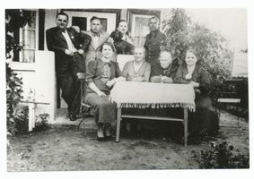 Tilsit, Stadt, Stadtkreis Tilsit Tilsit, Schrebergarten von Jakob Sedlin am Sonnenbad Тильзит, сад-огород Якоба Зедлина у солнечных ванн