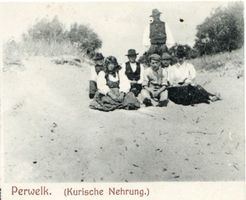 Perwelk, Kreis Memel Perwelk, Personengruppe am Strand 