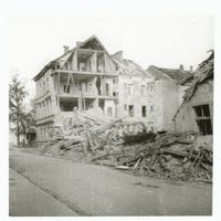 Tilsit, Stadt, Stadtkreis Tilsit Tilsit, Nach Bombenangriff zerstörtes Wohnhaus in der Stadt II Wo?? 