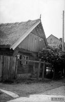 Birkenwalde Kr. Lyck, Ort, Kreis Lyck Przykopken, Hölzernes Bauernhaus - Ansicht von der Wegseite Пржикопкен, деревянный крестьянский дом — вид со стороны дороги