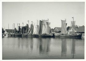 Nidden, Kreis Memel Nidden, Kurenkähne im Hafen XV Нидден, куренасы в порту, XV