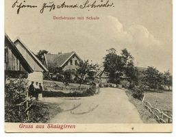 Kreuzingen, Kreis Elchniederung Kreuzingen fr. Groß Skaisgirren, Dorfstraße mit Schule 
