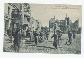 Johannisburg, Kreis Johannisburg Johannisburg, Arbeitende Russen auf dem Marktplatz Erster Weltkrieg