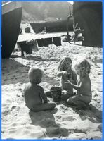 Neukuhren, Kreis Samland Neukuhren, Kinder am Strand Нойкурен, дети на пляже