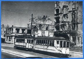 Königsberg (Pr.), Stadtkreis Königsberg Steindamm 64 Königsberg (Pr.), Steindamm mit Dresdner Bank - Kriegsschäden Кёнигсберг (Пр.), Штайндамм с банком «Дрезднер Банк» — военные повреждения