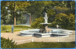Gumbinnen, Stadt, Kreis Gumbinnen Hindenburgstraße (fr. Lindenstraße) Gumbinnen, Springbrunnen V Гумбиннен, фонтан, V
