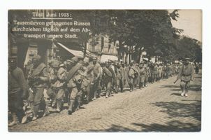 Tilsit, Stadt, Stadtkreis Tilsit Hohe Straße Tilsit, Hohe Str., russische Kriegsgefangene ziehen durch die Straße III Tilsit, Erster Weltkrieg, russische Besetzung und Befreiung 1914