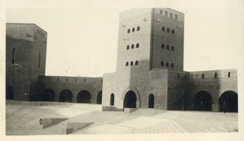 Hohenstein Kr. Osterode, Stadt, Kreis Osterode Hohenstein i. Ostpr., Reichsehrenmal Tannenberg Innenhof, Teilansicht IX Hohenstein, Tannenberg-Nationaldenkmal