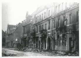 Schloßberg, Kreisstadt, Kreis Schloßberg Adolf-Hitler-Straße (fr. Schirwindter Straße) Schloßberg, Kreisstadt, Schirwindter Straße (sp. Adolf-Hitler-Straße), Ostpreußen, Zweiter Weltkrieg und das Ende