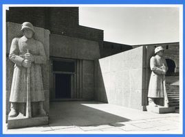 Hohenstein Kr. Osterode, Stadt, Kreis Osterode Hohenstein i. Ostpr., Reichsehrenmal Tannenberg, Innenhof, Eingang zum Hauptturm III Hohenstein, Tannenberg-Nationaldenkmal