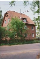 Metgethen, Ort und Bahnstation, Stadtkreis Königsberg Postweg 9 Metgethen, Ortsteil Villenkolonie, Postweg 9, Kolonialwarenhandlung Wagishauser Metgethen, Häuser früher und heute