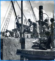Königsberg (Pr.), Stadtkreis Königsberg Königsberg (Pr.), Hafen, Ein Schiff wird beladen 