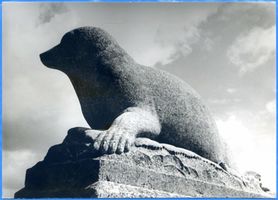 Königsberg (Pr.), Stadtkreis Königsberg Königsberg (Pr.), Am Oberteich, Seehundskulptur Königsberg, Oberteich