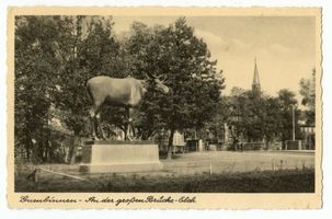 Gumbinnen, Stadt, Kreis Gumbinnen Magazinplatz Gumbinnen, An der großen Brücke, Elch Гумбиннен, у Большого моста, лось