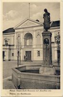 Memel, Stadt, Stadtkreis Memel Memel, Simon-Dach-Brunnen mit Ännchen von Tharau vor dem Stadttheater II Мемель, фонтан Симона Даха с Аннхен из Тарау перед городским театром, II
