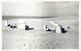Rossitten Kr. Samland, Kreis Samland Rossitten Kr. Samland, Segelflugzeuge im Dünensand Rossitten Kr. Samland, Segelfliegerschule