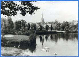 Rastenburg, Stadt, Kreis Rastenburg Rastenburg, Oberteich mit Katholischer Kirche III Rastenburg, Oberteich