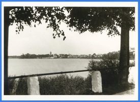 Lyck, Stadt, Kreis Lyck Lyck, Blick vom Lyck-See auf die Stadt III Лык, вид с озера Лык на город, III