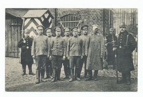 Tilsit, Stadt, Stadtkreis Tilsit Tilsit, Russische Kriegsgefangene auf einem Kasernenhofe Tilsits Тильзит, русские военнопленные на одном из казарменных дворов Тильзита