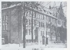 Königsberg (Pr.), Stadtkreis Königsberg Hindenburgstraße Königsberg, Hindenburgstraße, Staatliches Hufen Oberlyzeum, nord-west Ansicht Königsberg, Stadtteil Hufen