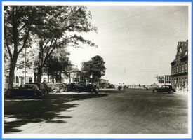 Cranz Kr. Samland, Ort, Kreis Samland Cranz Kr. Samland, Hotel Schloß am Meer und Amtsgebäude/Kurverwaltung Кранц, округ Самбия, отель «Замок у моря» и административное здание/курортное управление